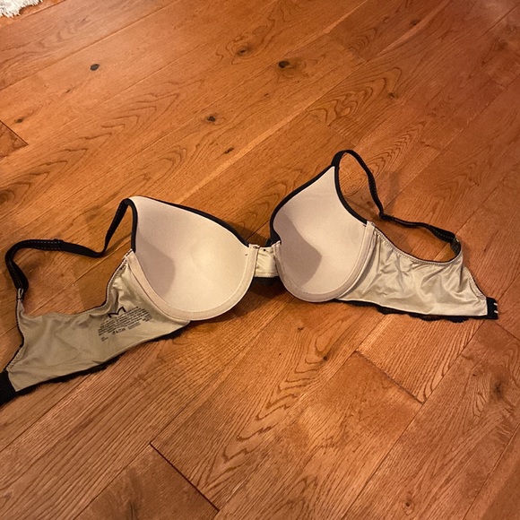 Gently used, Maidenform bra, size 34C - Picture 6 of 6